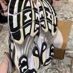 ASICS Men's White and Grey Trainers - Image 4