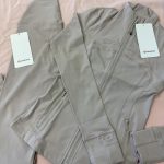 Lululemon Women's  Tan Set - Image 4
