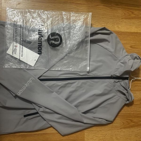Lululemon Men's Grey Jacket