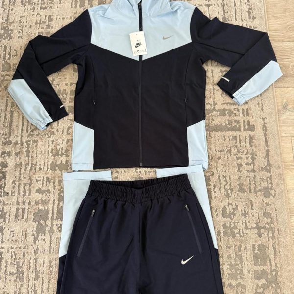 Nike Men's Blue and Navy Running Set