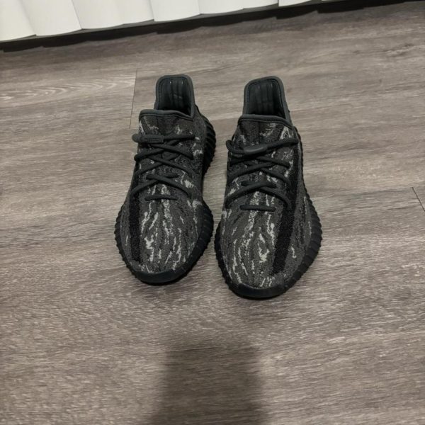Yeezy Men's Black Trainers