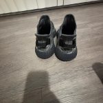Yeezy Men's Black Trainers - Image 3
